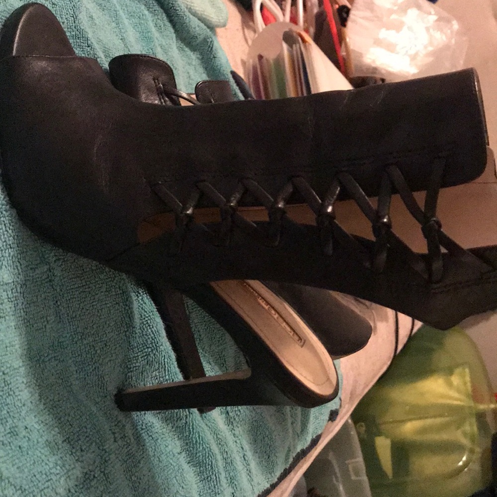 Bcbg heels - Picture 2 of 3